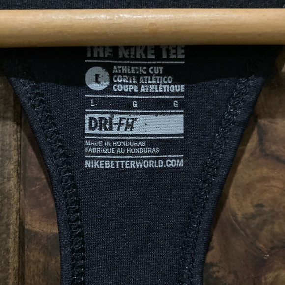 Nike Top, size Large but fits more as Medium - Picture 3 of 4